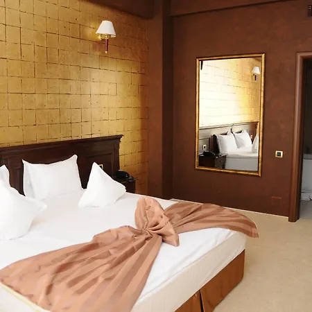 Rexton Hotel 4*